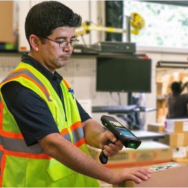 Термінал збору даних Zebra MC3400 (MC3401-0G1M54SS-A6) (SE58 Extended Range Imager, 6GB / 64GB, 47 Key Alpha Numeric, Gun, WIFI 6E, Bluetooth, NFC, Android 13 GMS, 7000 mAh) MC3401-0G1M54SS-A6 фото
